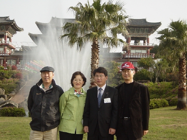 59-2006춘계수련대회/제주 - 약천사-77,78학번
손권찬/황순섭/조래승/정용학 선배