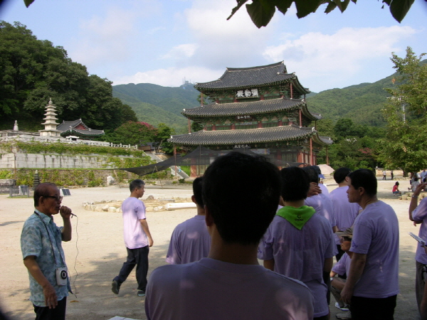 금산사의 유래를 안내 받다 - 문화유산 도우미님의 자세한 해설로 금산사의 역사를 살펴보다.