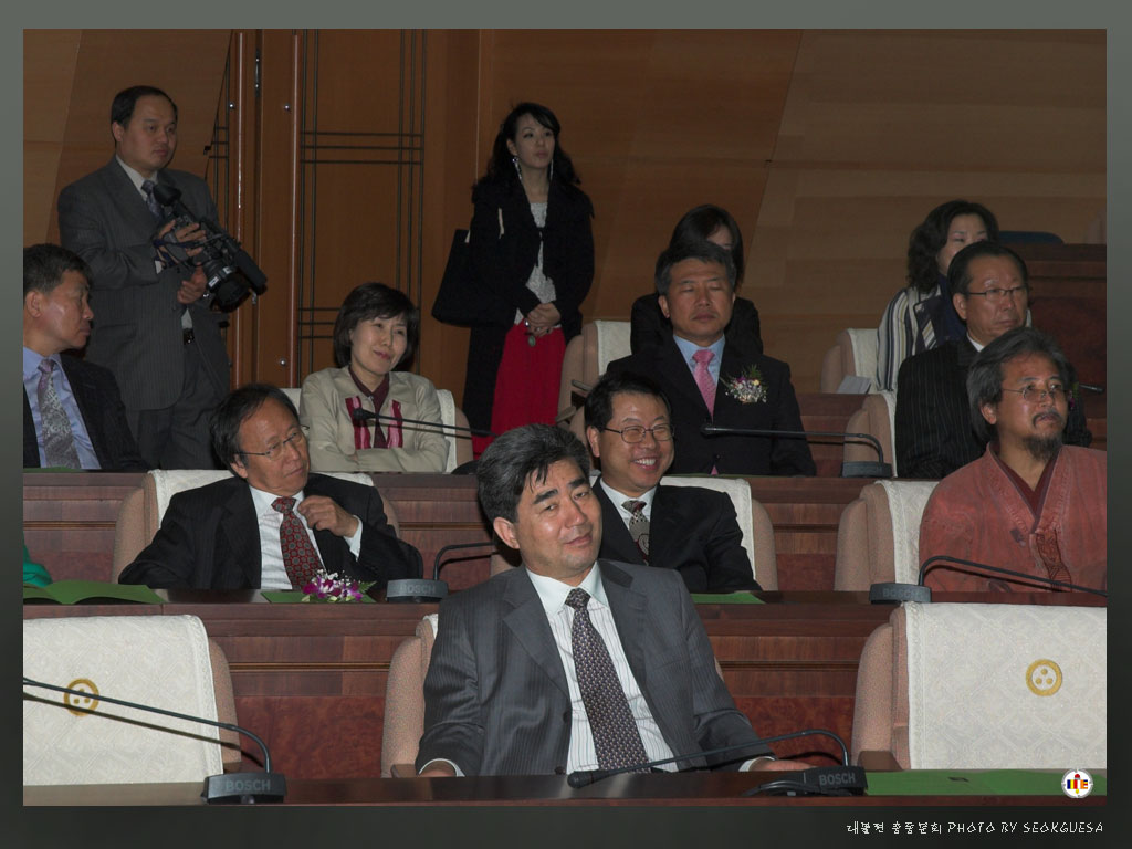 법어를 들으며... - 큰스님의 법어에 동문님들이 환히심이 나셨네요^^