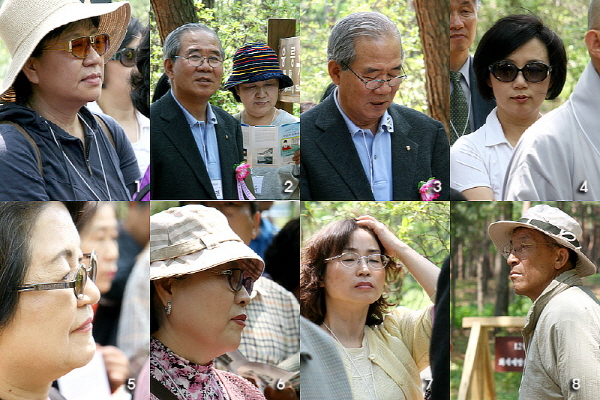 53 사찰 순례 용주사 - 능 설명에 열중한 모습에서