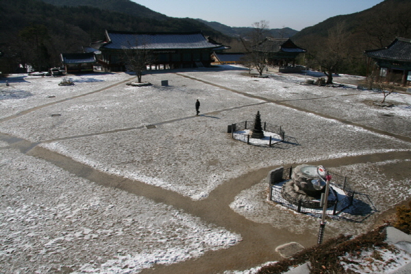 53 사찰순례 금산사 - 마당이 넓은 금산사 전경을 금강계단에서 본 모습