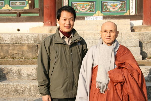 53 사찰순례 금산사 - 전 청와대 행정관 

현재 사회통합위원회 대회협력 팀장