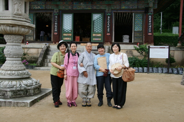 신흥사 낙산사 사찰순례 - 반가운사람들과 기념사진